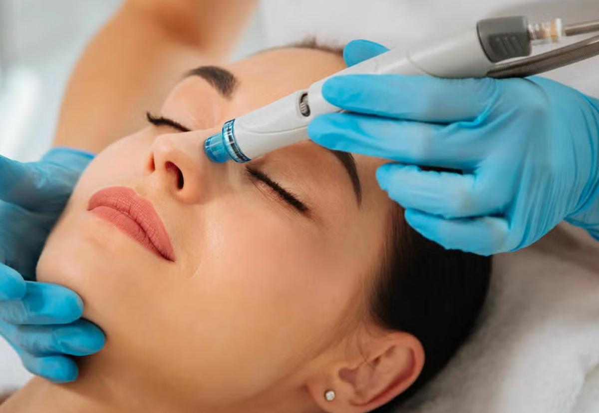 Advanced dermatosurgical treatment for mole and cyst excision